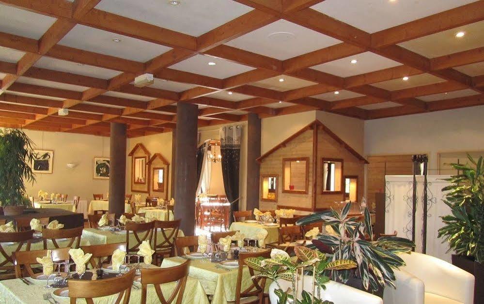 אלוס Hotel Du Hameau מראה חיצוני תמונה