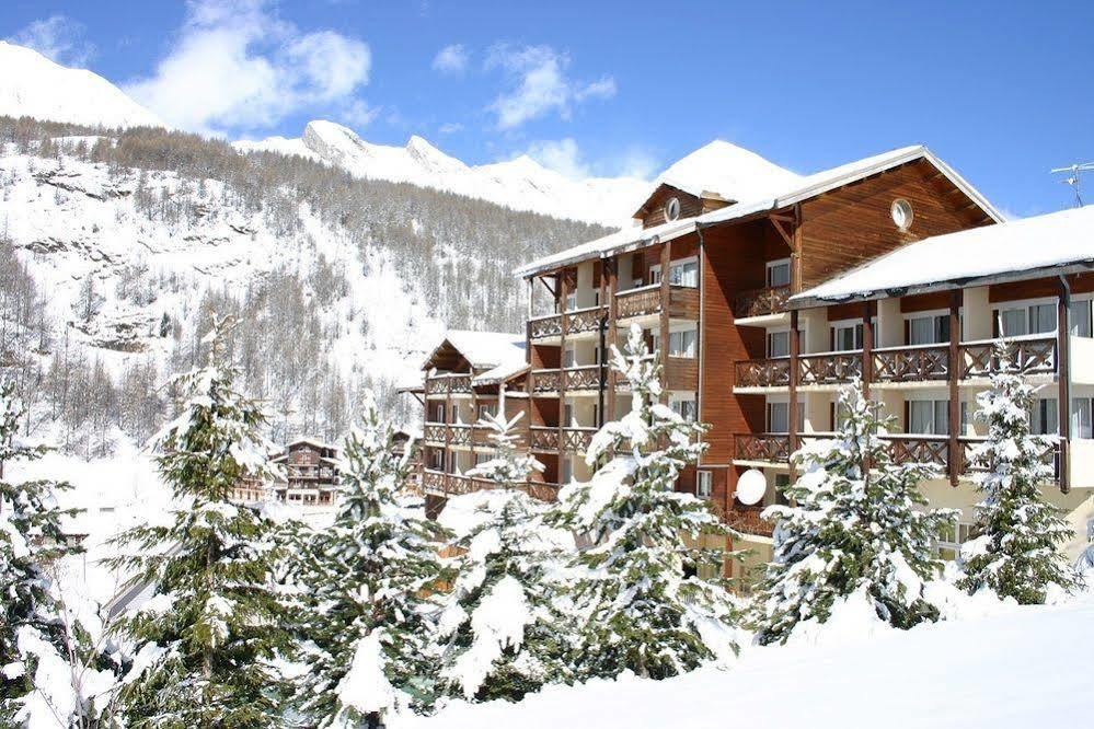 אלוס Hotel Du Hameau מראה חיצוני תמונה